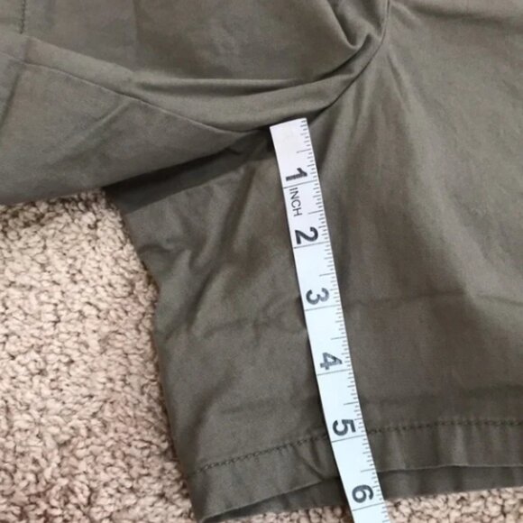 NWT! Gap Size 14 Olive Cotton shorts - Picture 6 of 8
